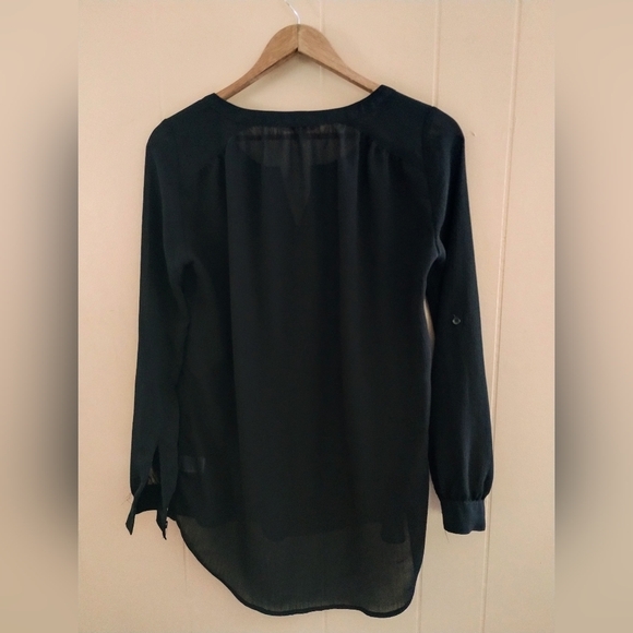 Candie's semi-sheer black adjustable sleeve tunic size xs, textured, relaxed fit - Picture 8 of 9